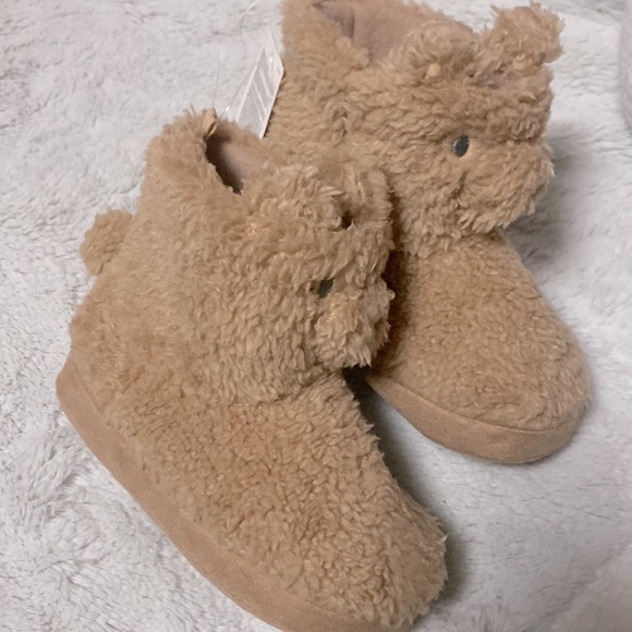 NWT toddler brannan bear slippers - Picture 2 of 6